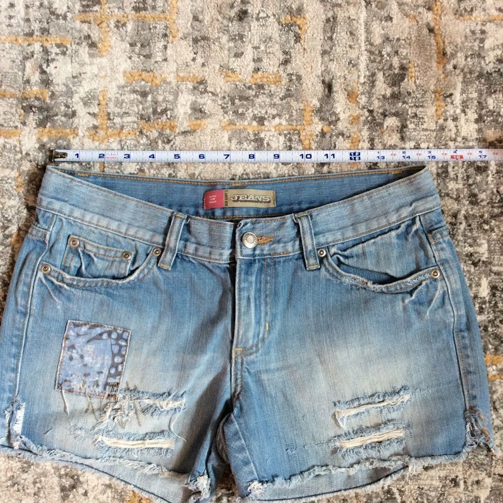 OLD NAVY DENIM SHORTS! EUC! SIZE 6! - Picture 2 of 5